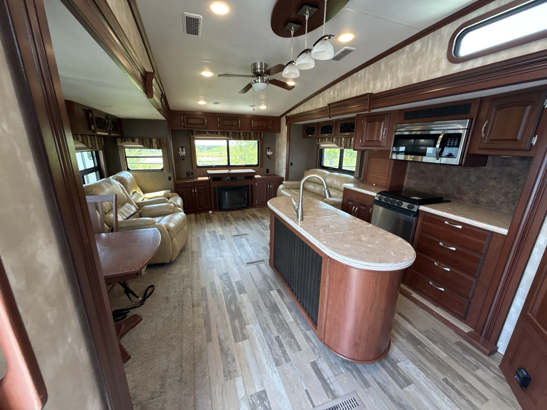 2016 Winnebago Latitude 33CK — living area main