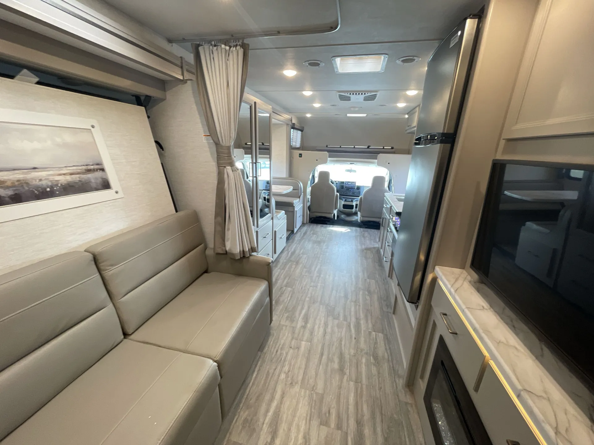2024 Thor Motor Coach Coleman 27CL — living area main