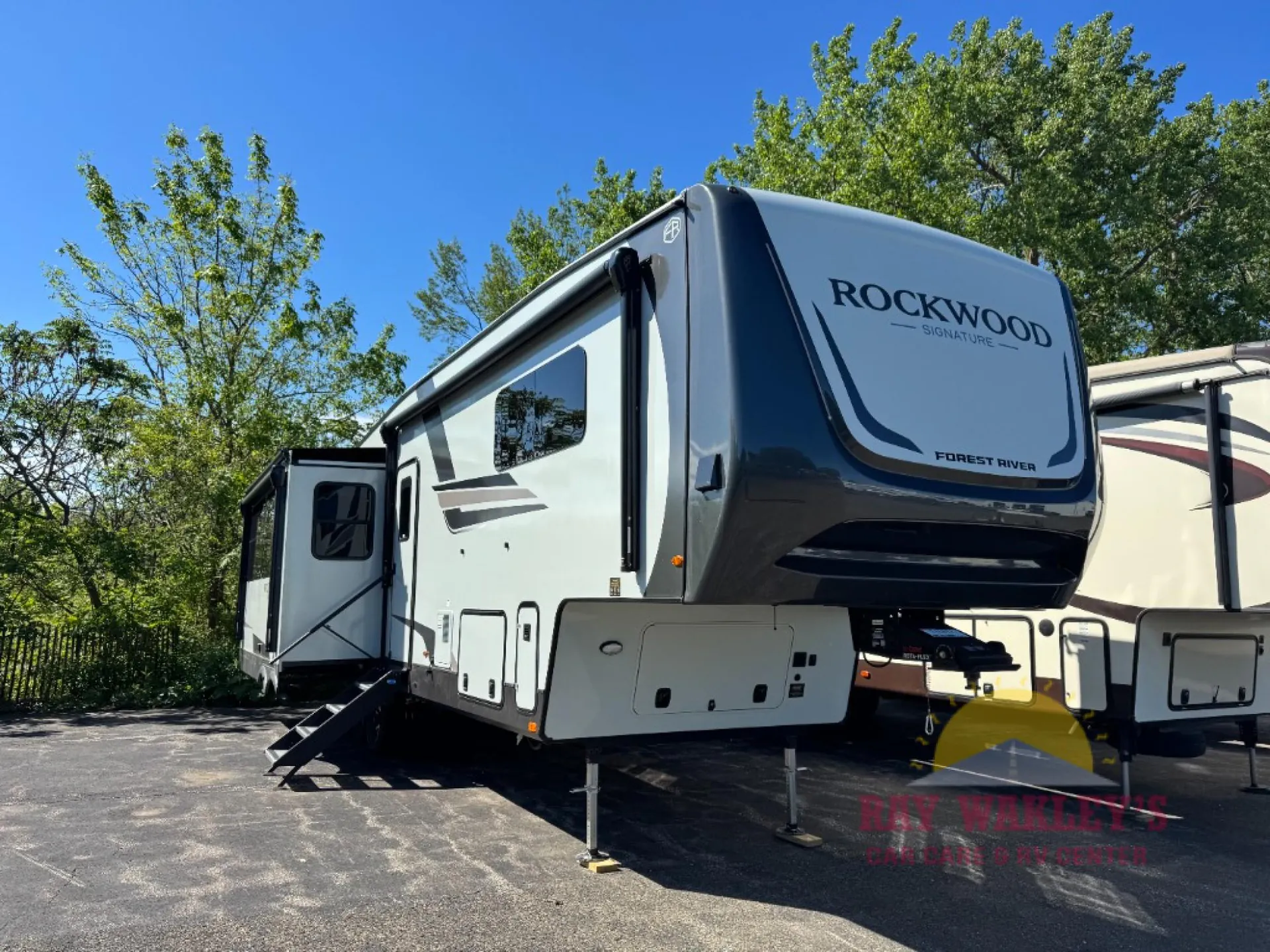 2026 Forest River Rockwood Signature 371RK - Photo 2