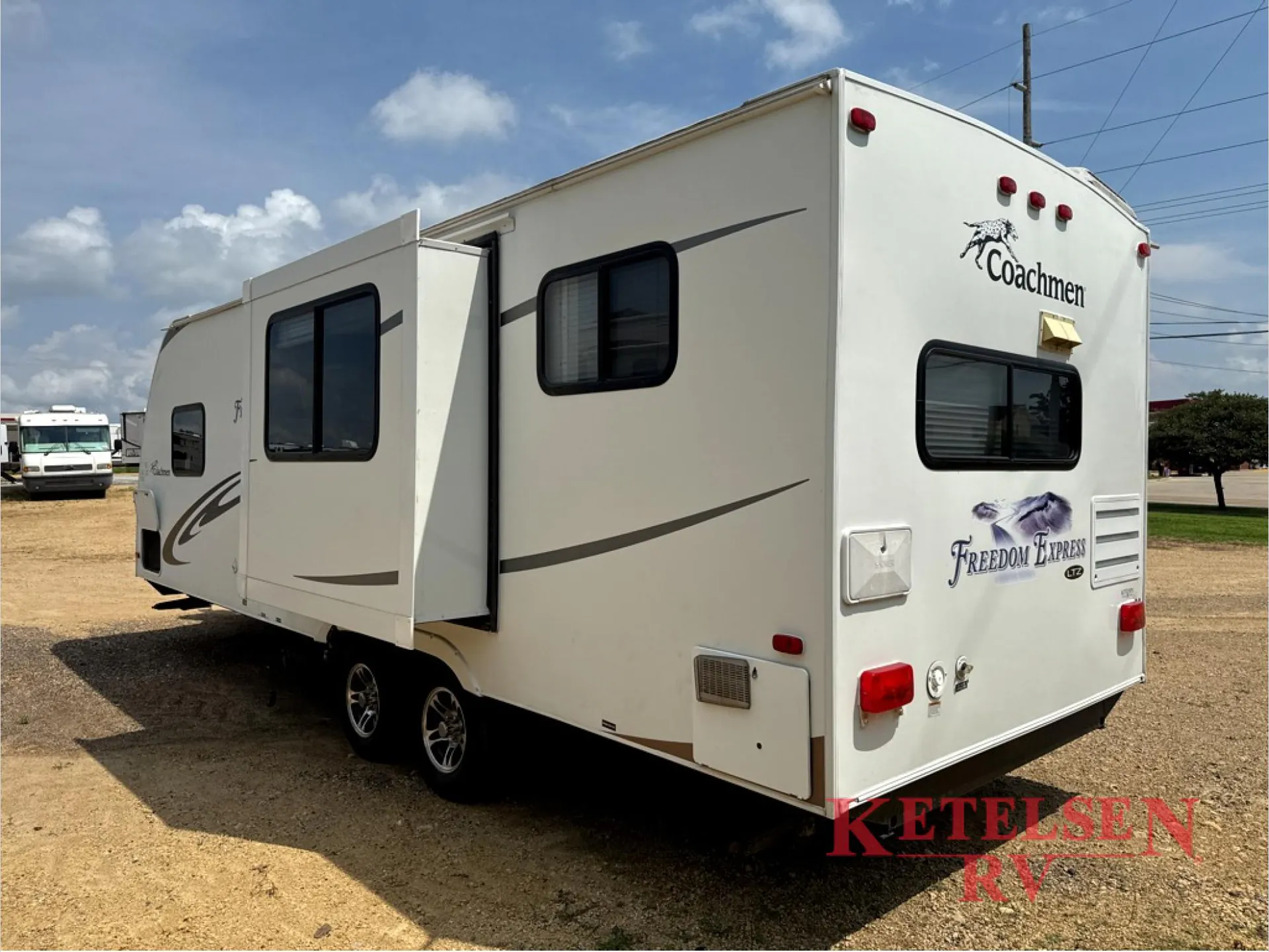 2011 Coachmen Freedom Express 246RKS - Photo 3