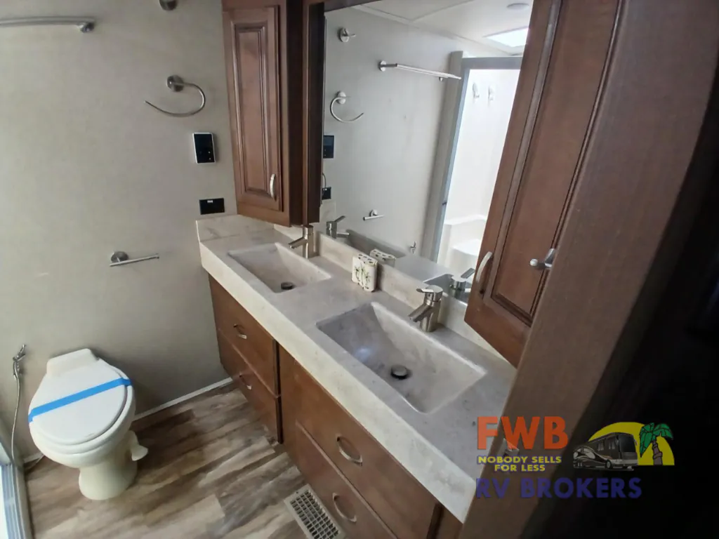 2018 Forest River Cedar Creek Champagne Edition 38EL, Photos photo 16