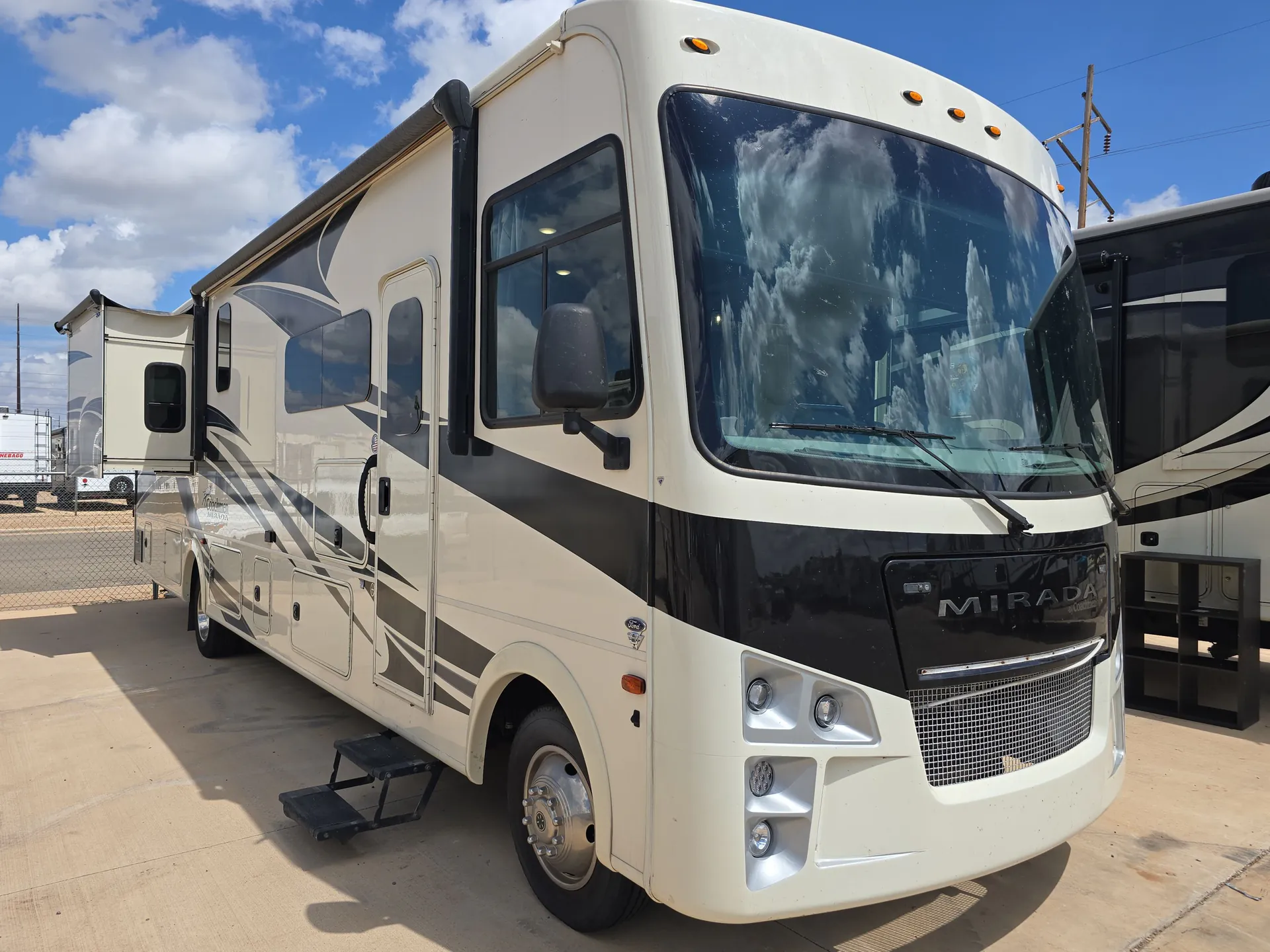 2020 Coachmen Mirada 35ES - Photo 2