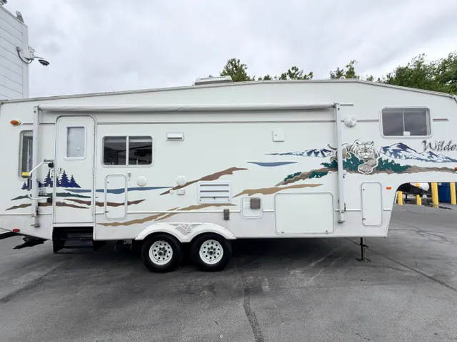2005 Forest River Wildcat 27RL, Photos photo 6