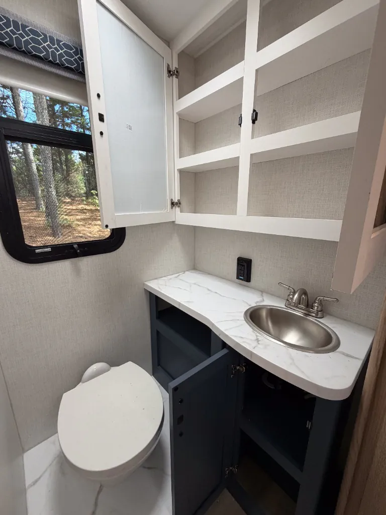 2027 Thor Motor Coach Quantum HS31, Photos photo 36