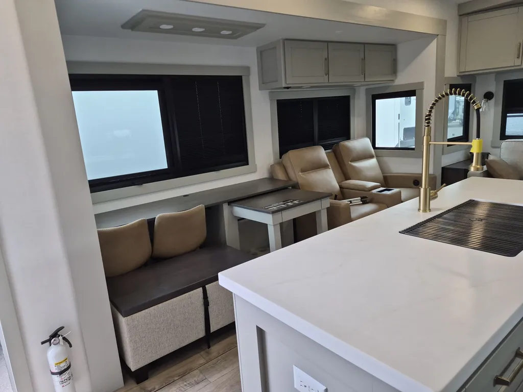 2026 Brinkley Model Z 3600, Photos photo 23