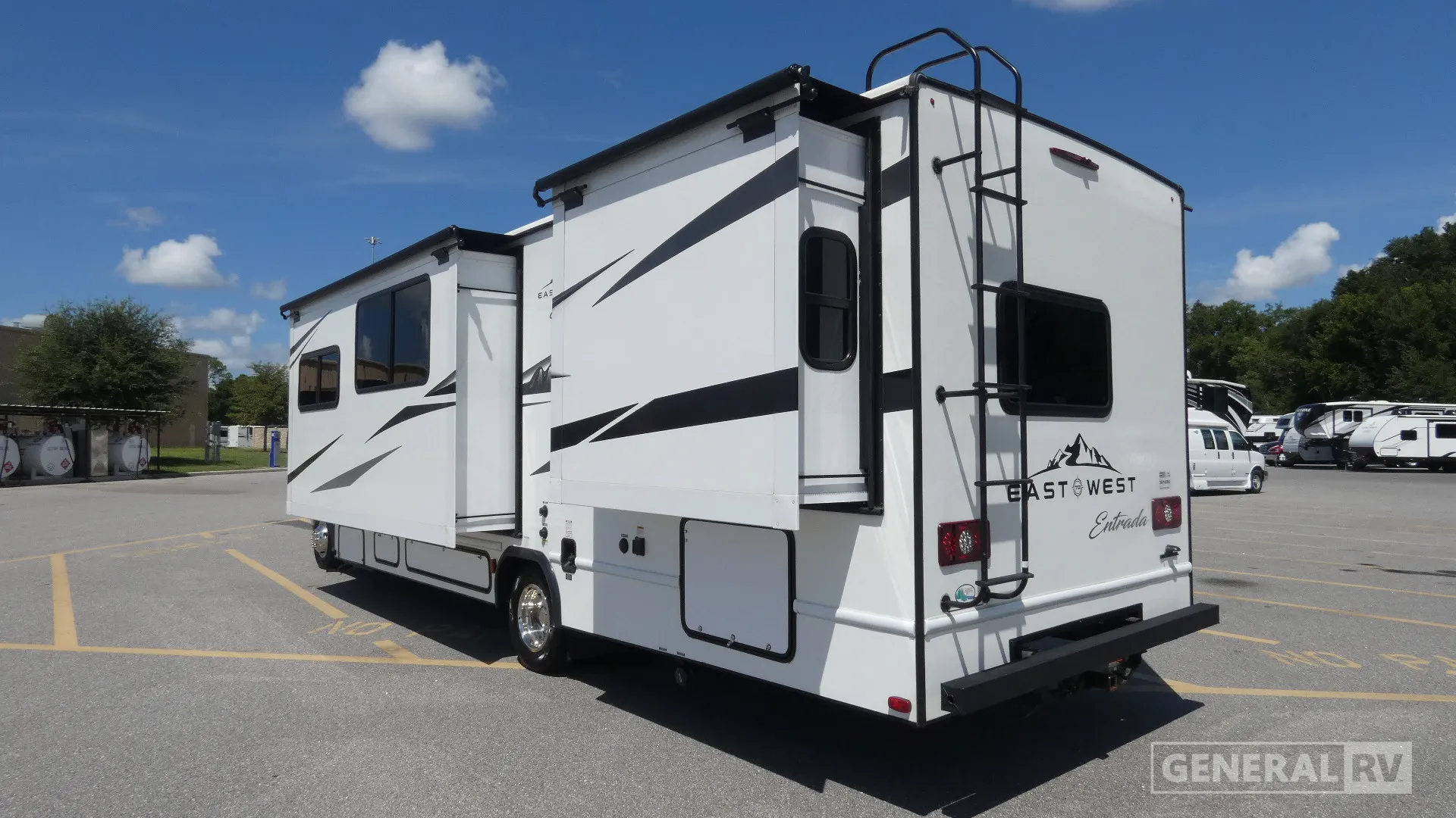 2023 EAST TO WEST Entrada 2900DS - Photo 4