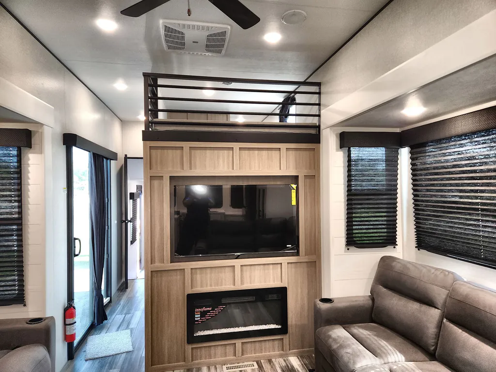2026 Jayco Jay Flight Bungalow 404LOFT DS, Photos photo 16