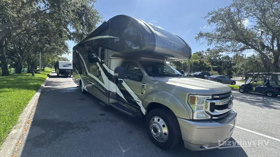 2022 Thor Motor Coach Magnitude SV34 - Photo 2