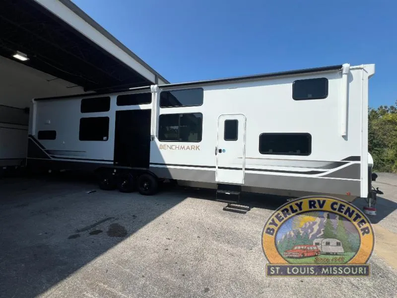 2026 Alliance RV Benchmark 44RKL - Photo 2