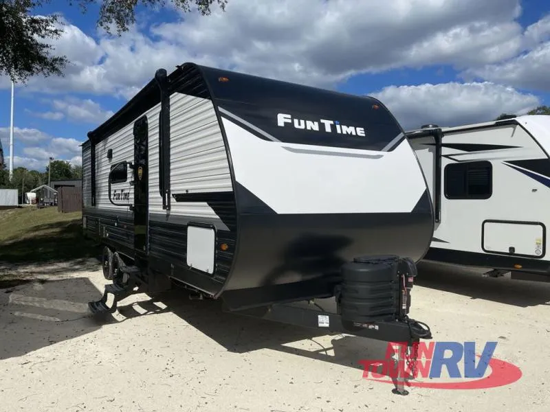 2026 CrossRoads RV Fun Time 265BH - Main photo