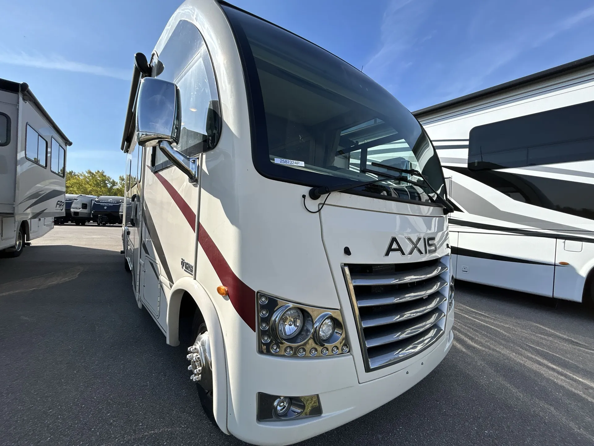 2021 Thor Motor Coach Axis 24.3 - Photo 2