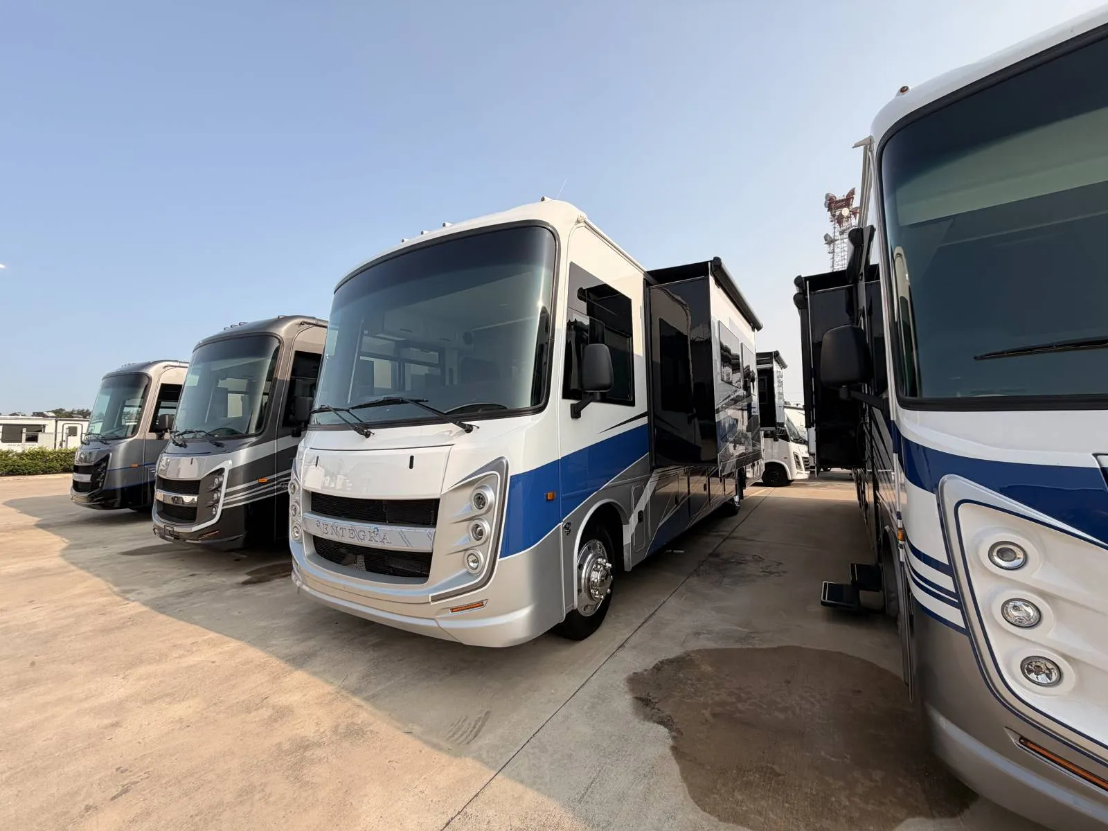 2027 Entegra Coach Vision XL 36C - Photo 2