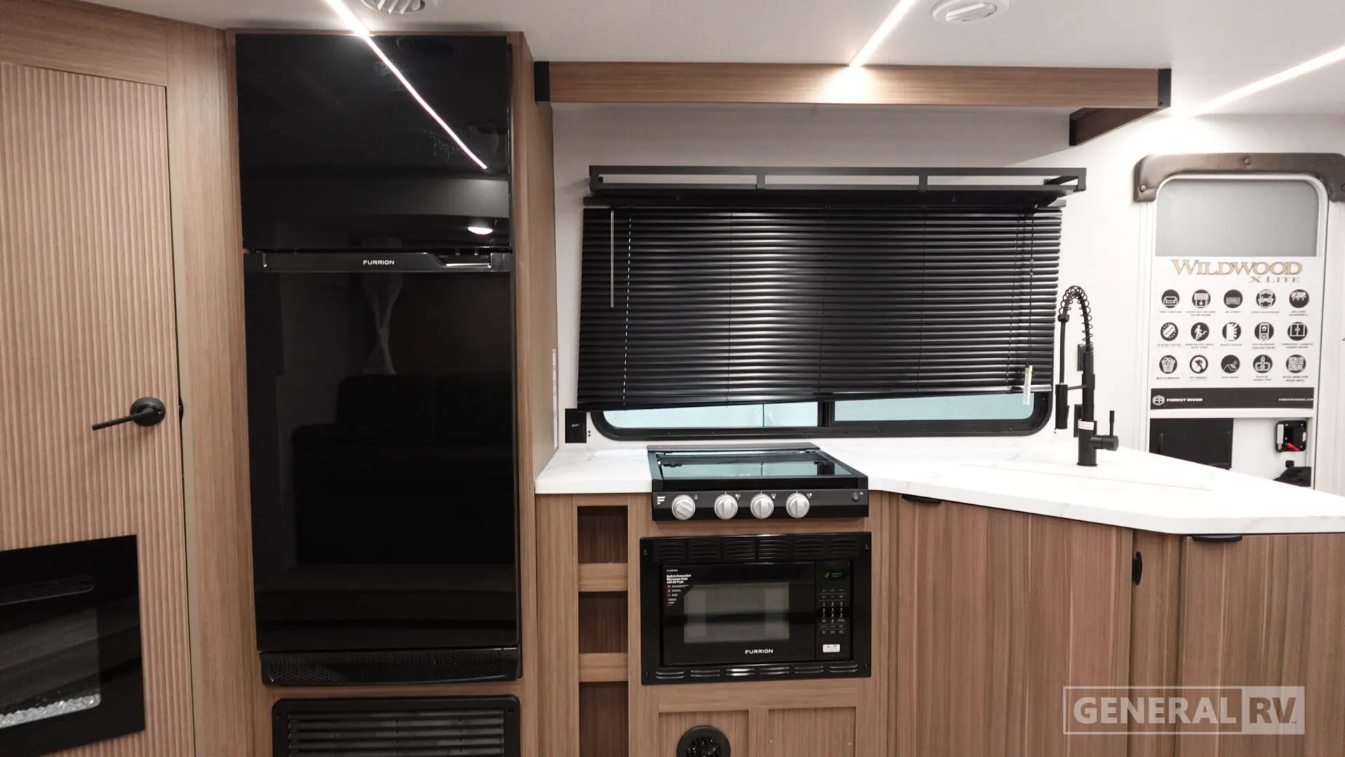 2026 Forest River Wildwood X-Lite 26ICE — Photo 6