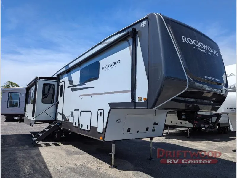 2027 Forest River Rockwood Signature 401SFB - Photo 2