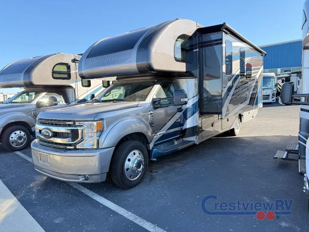 2024 Thor Motor Coach Magnitude Super C XG32 - Photo 3