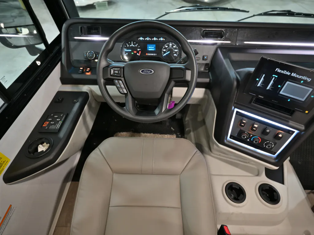 2027 Entegra Coach Vision XL 36C, Photos photo 2