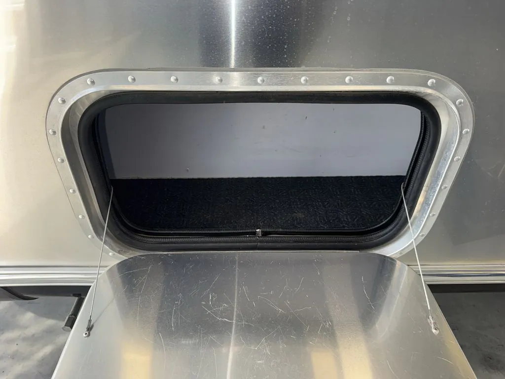 2021 Airstream Globetrotter 23FB Twin - Photo 4