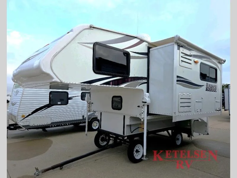 2016 Lance Long Bed 1172 - Photo 2