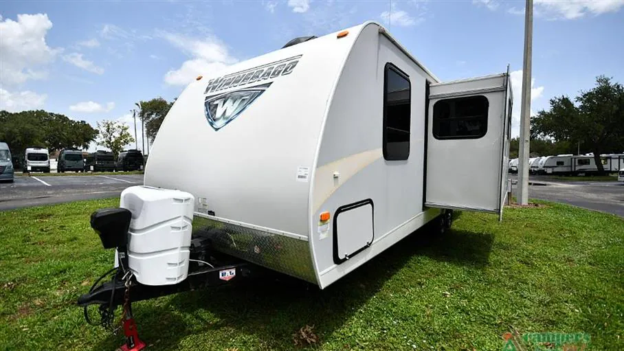 2017 Winnebago Minnie 2455BHS - Photo 4