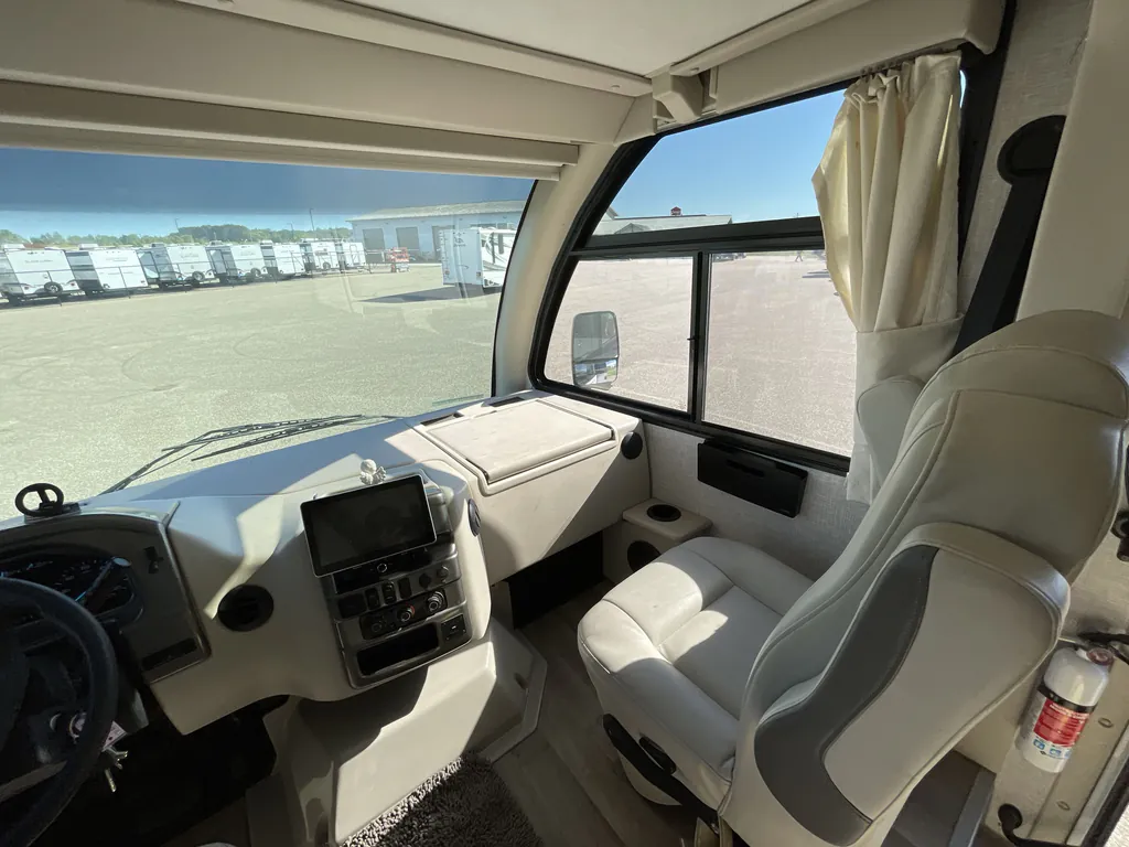 2025 Thor Motor Coach Axis 26.2, Photos photo 13