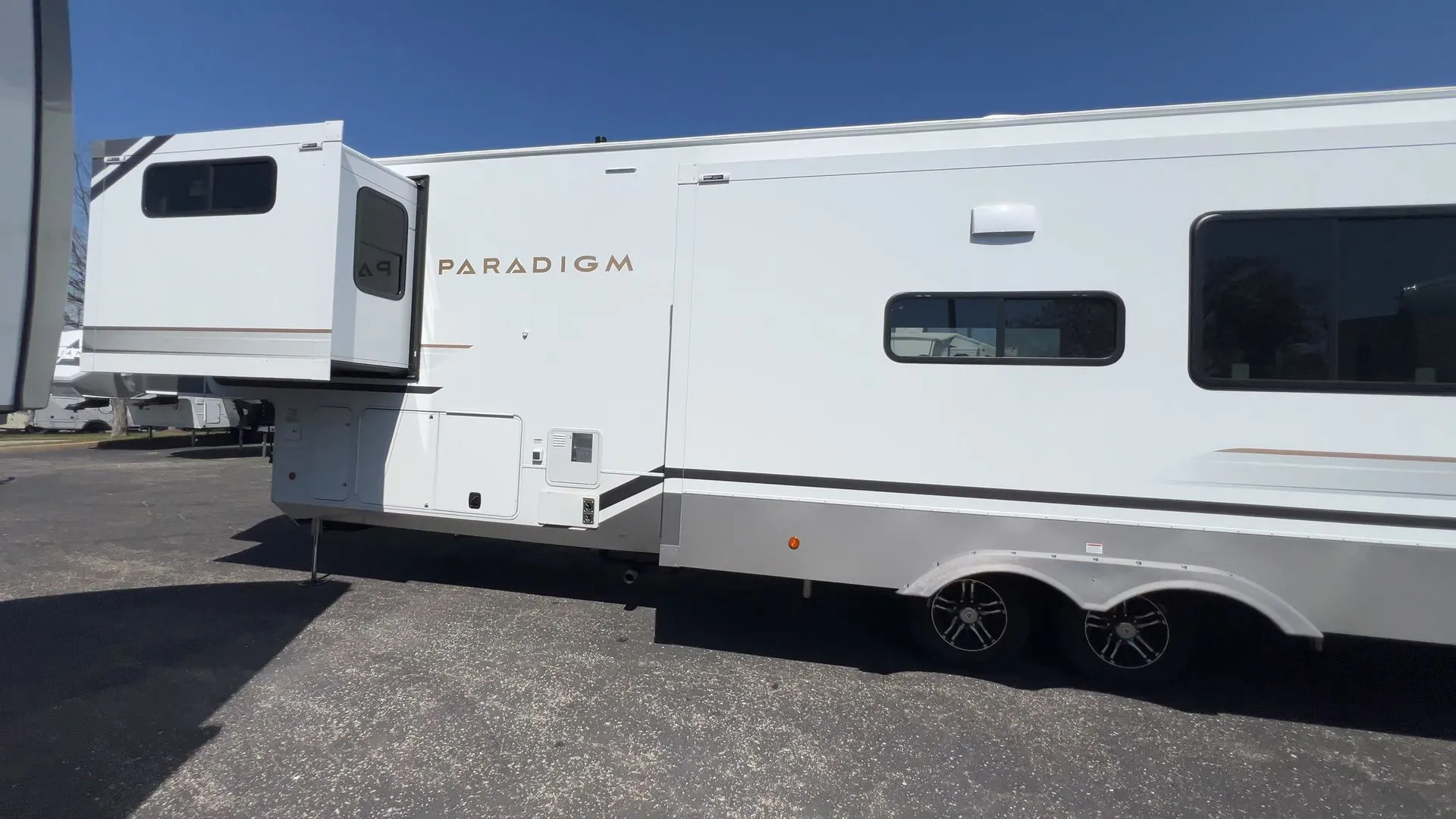2026 Alliance RV Paradigm 388SP - Photo 4