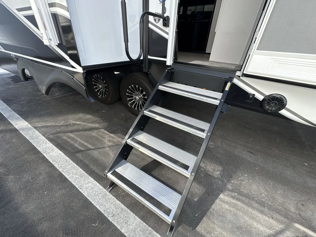 2026 Jayco Eagle 321RSTS, Photos photo 2