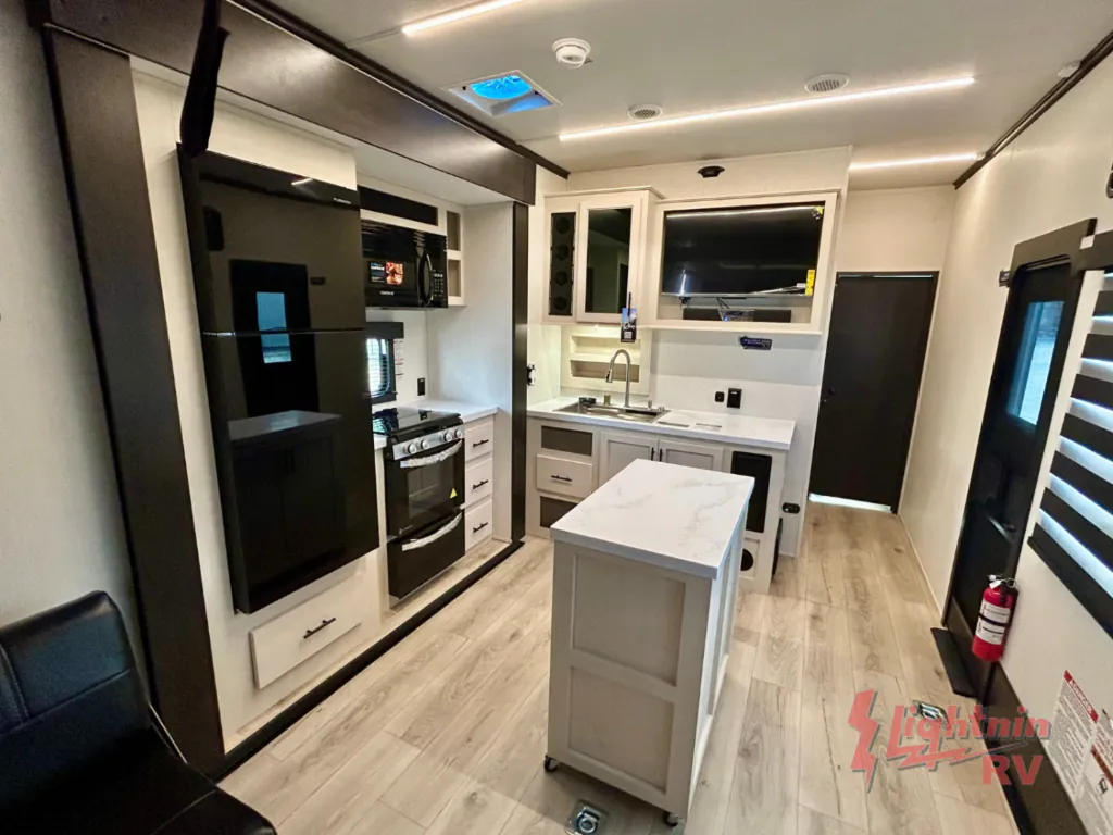 2026 Forest River Vengeance Rogue Armored 26L140, Photos photo 10