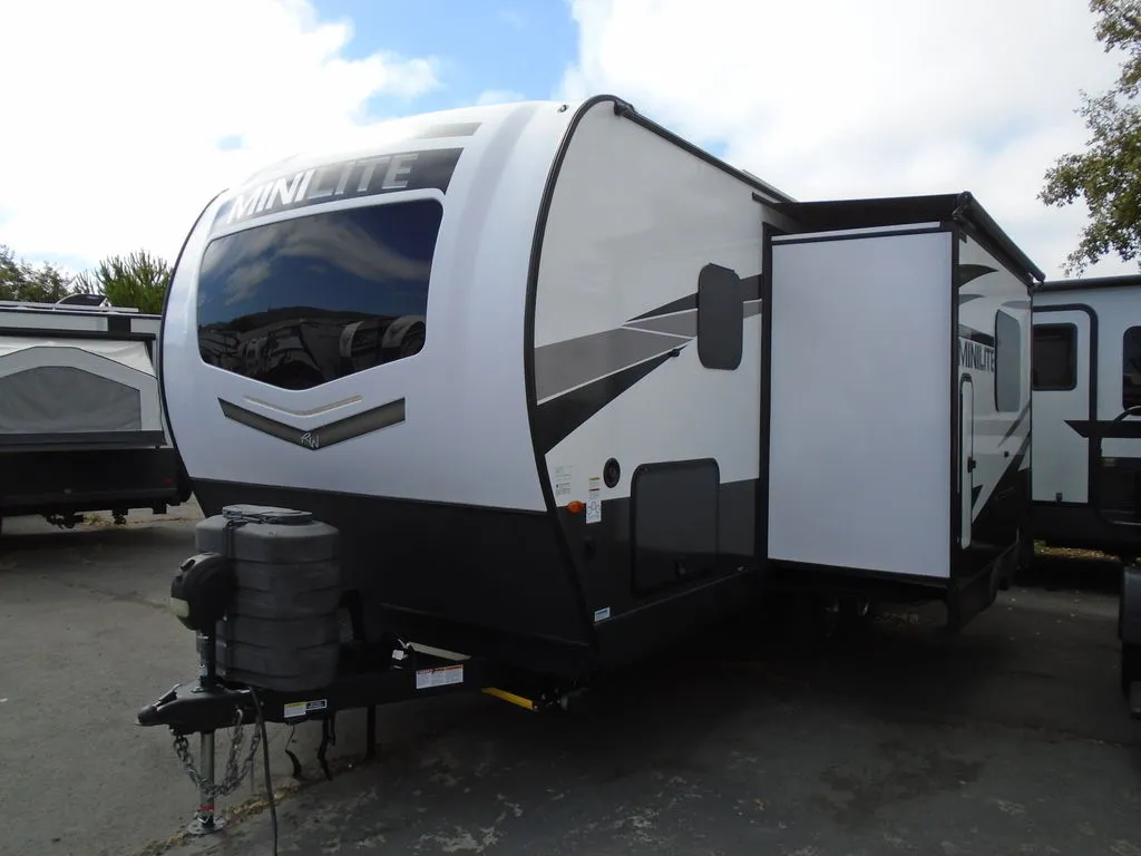 2024 Forest River Rockwood Mini Lite 2104S - Photo 2