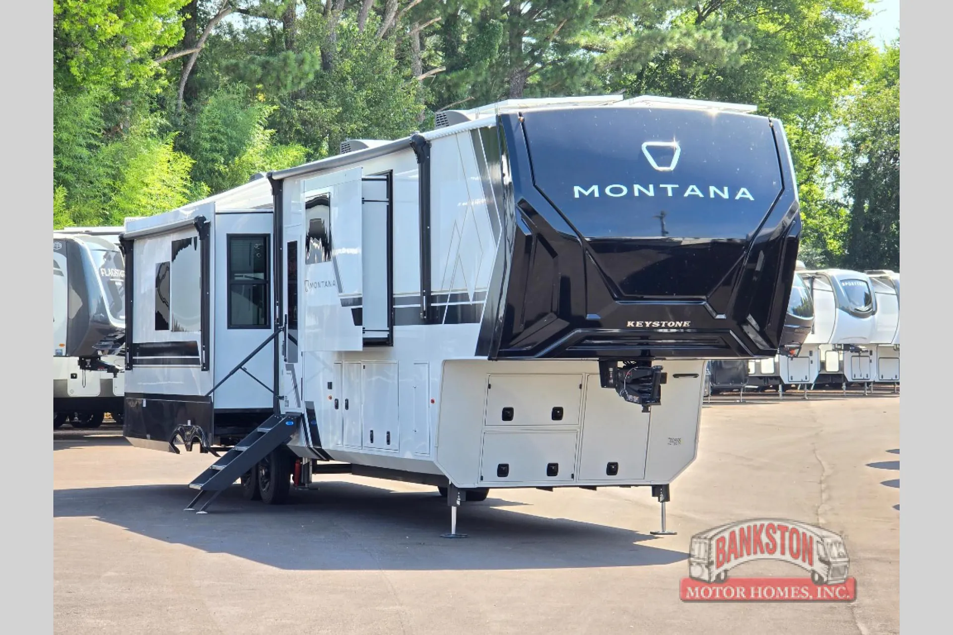 2026 Keystone RV Montana 3900RK - Photo 2