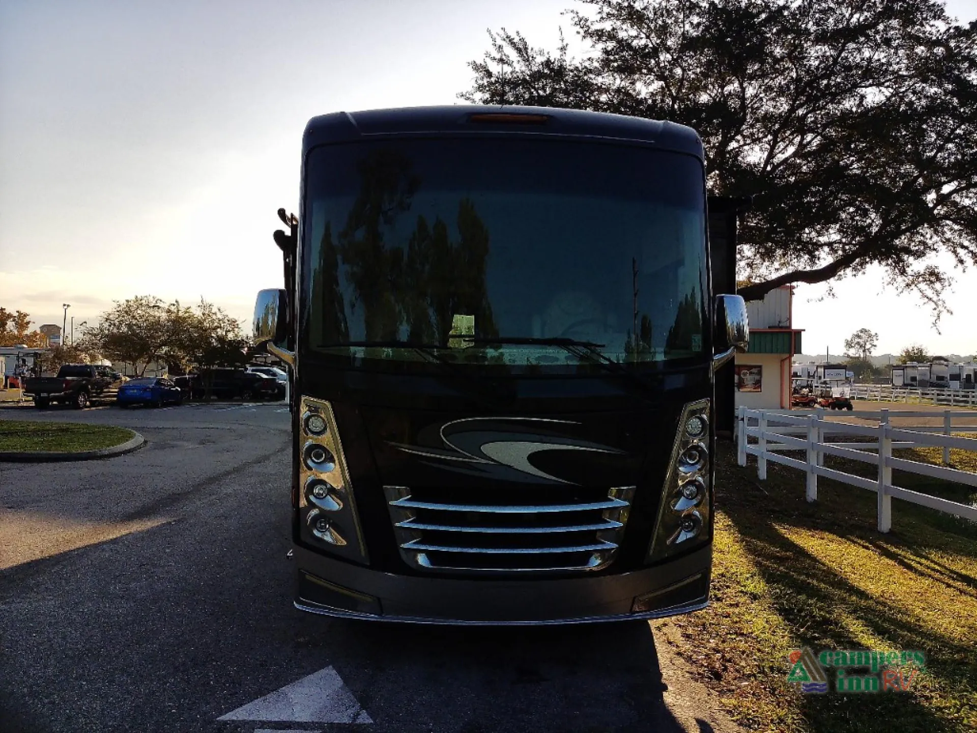 2021 Thor Motor Coach Challenger 35MQ - Photo 3