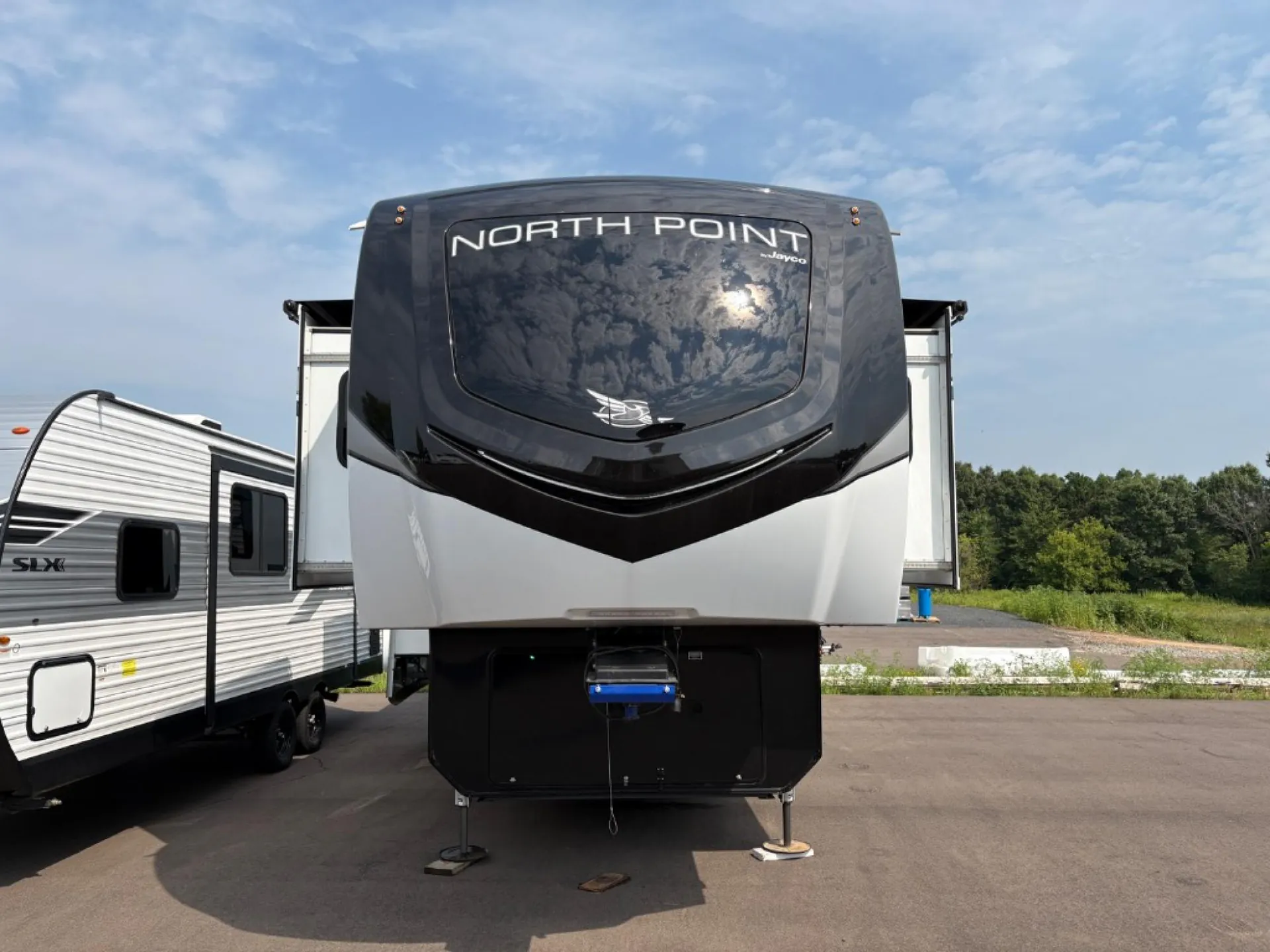 2022 Jayco North Point 382FLRB - Photo 3