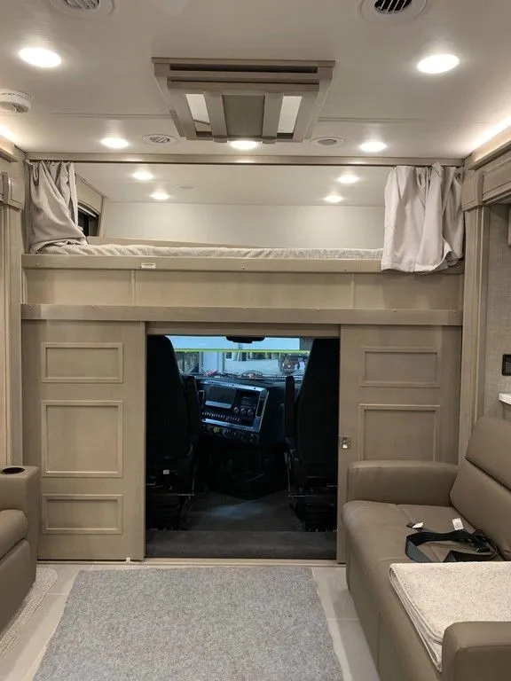 2025 Renegade RV Classic 45CMR - Photo 3