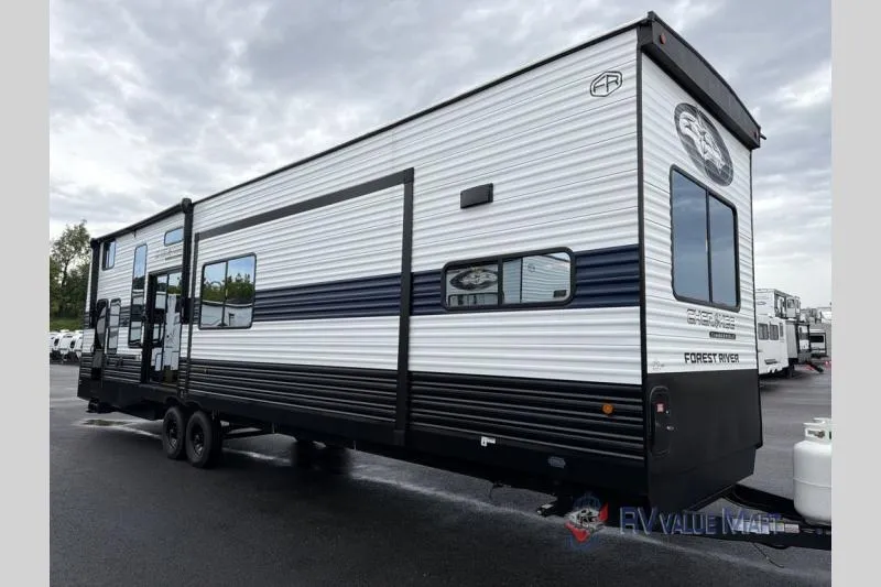 2026 Forest River Cherokee Timberwolf 39DK - Photo 2