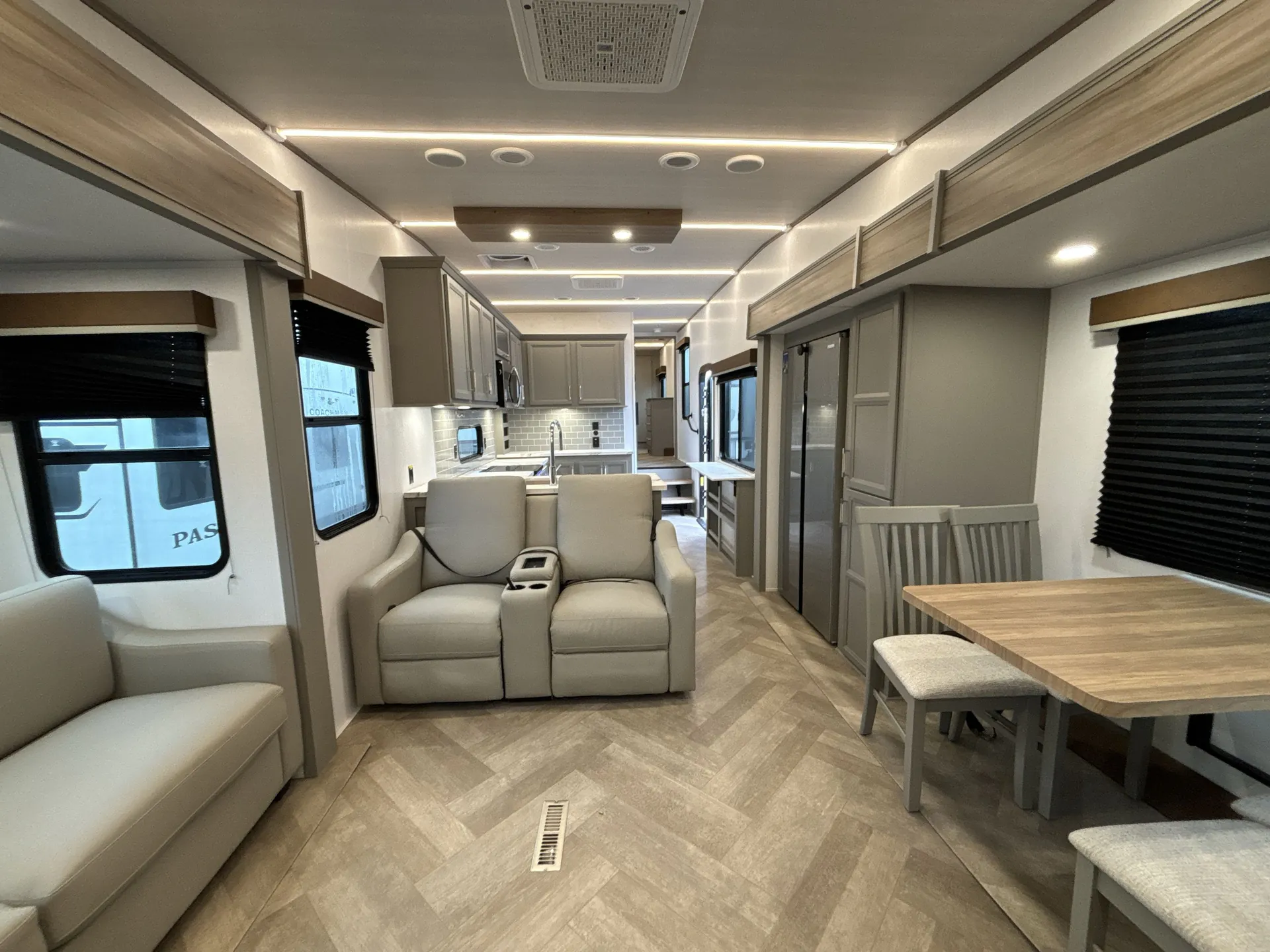 2025 Keystone Sprinter 3520RDS — living area main