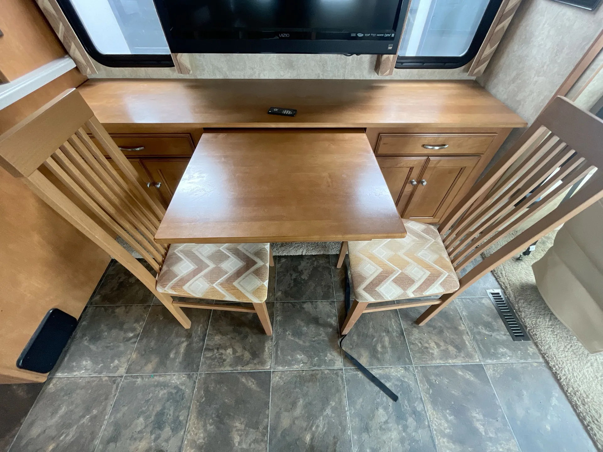 2012 Winnebago Sightseer 33C — living area main
