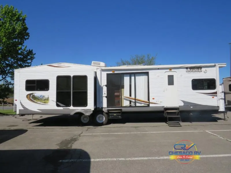 2013 Forest River RV Wildwood Lodge Used    393 - Photo 3