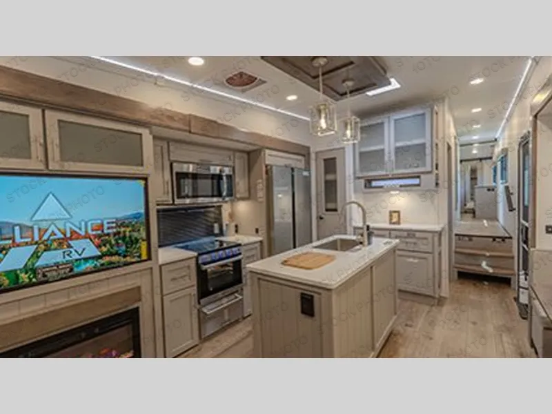 2027 Alliance RV Avenue 32RLS - Photo 4