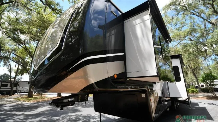 2024 DRV Mobile Suites MS Orlando - Photo 4