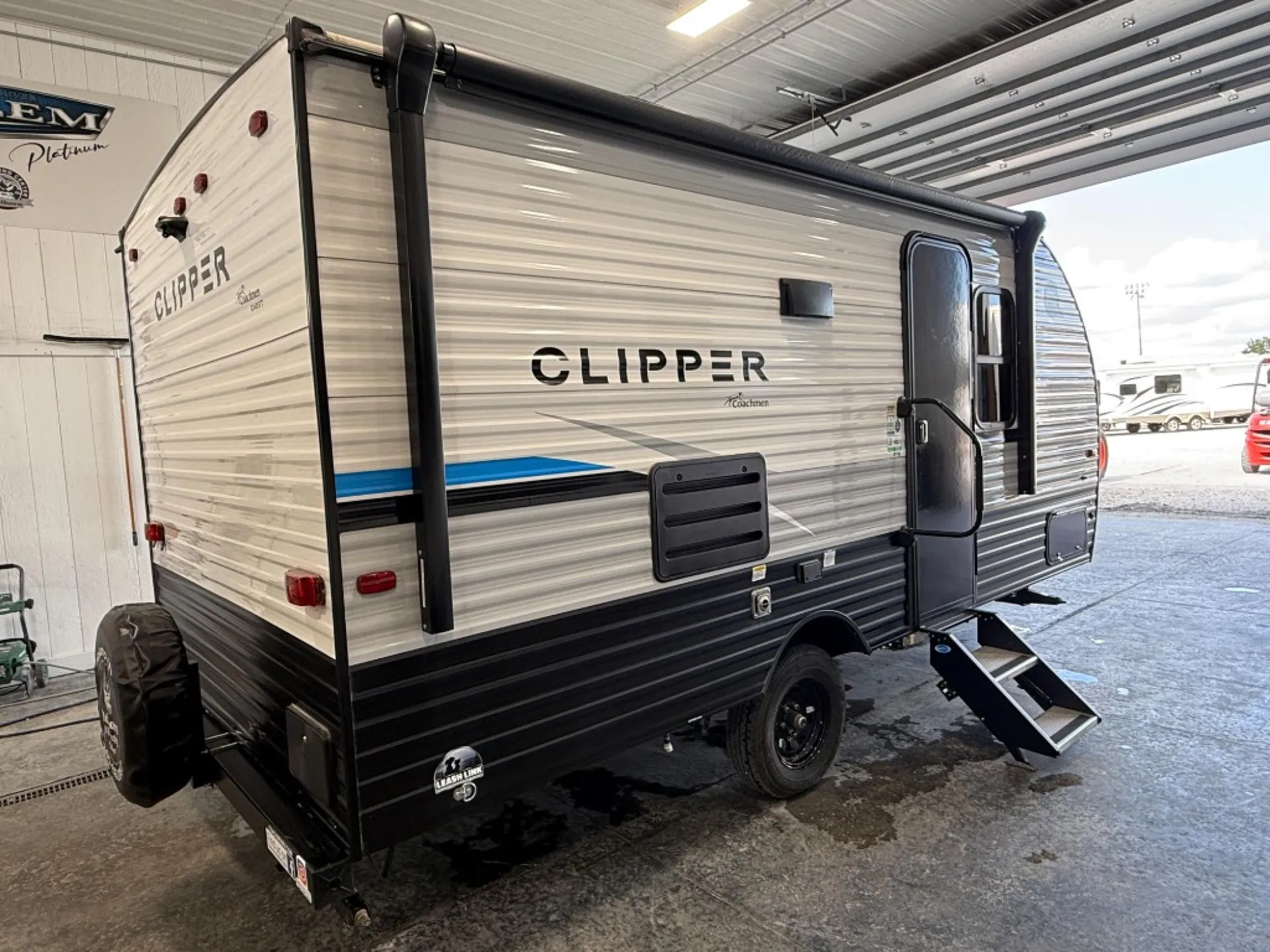 2023 Coachmen Clipper 18FQ - Photo 3