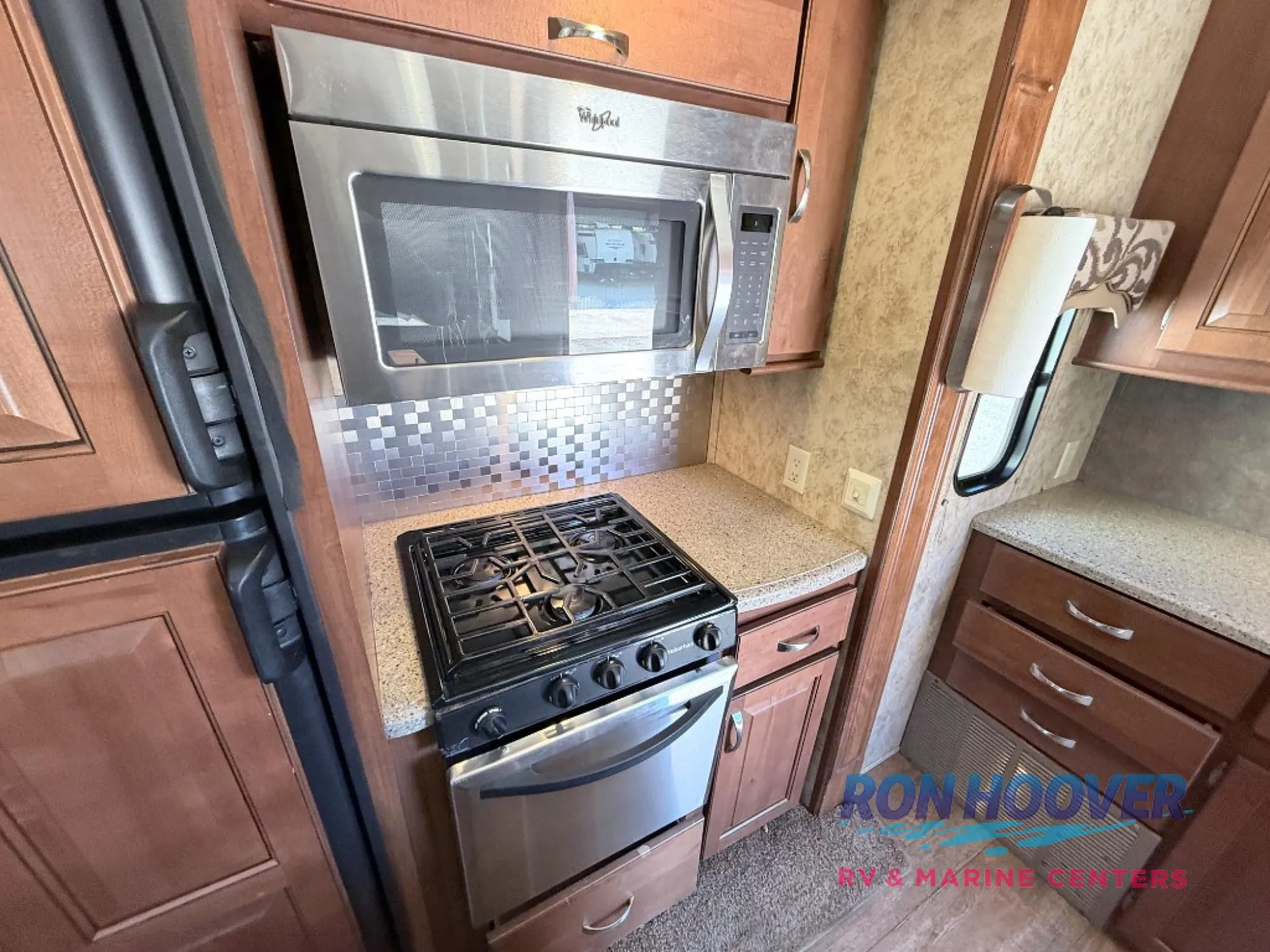 2015 Forest River Cedar Creek Silverback 29IK — Photo 5