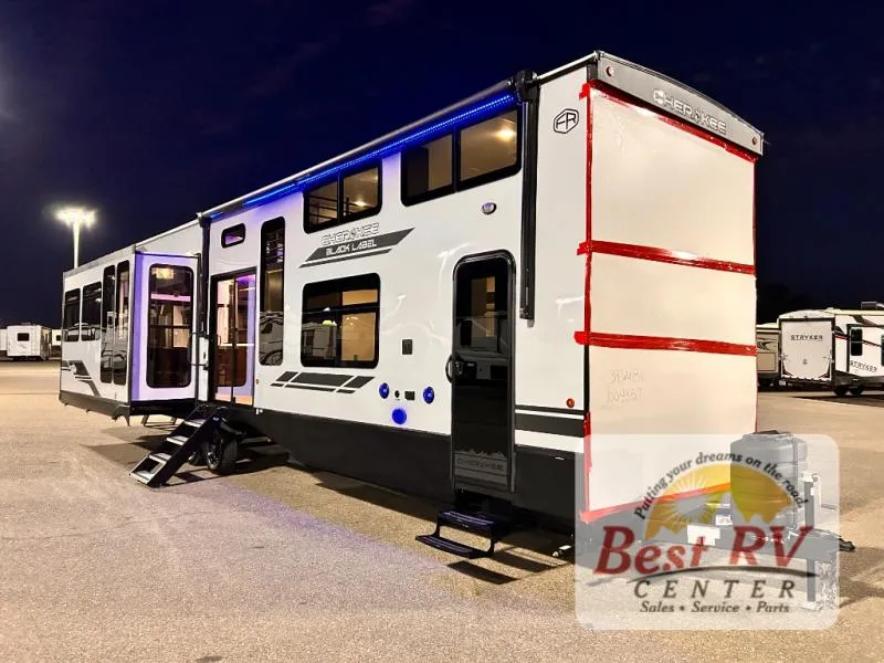 2026 Forest River Cherokee Timberwolf Black Label 39JMBL - Photo 2