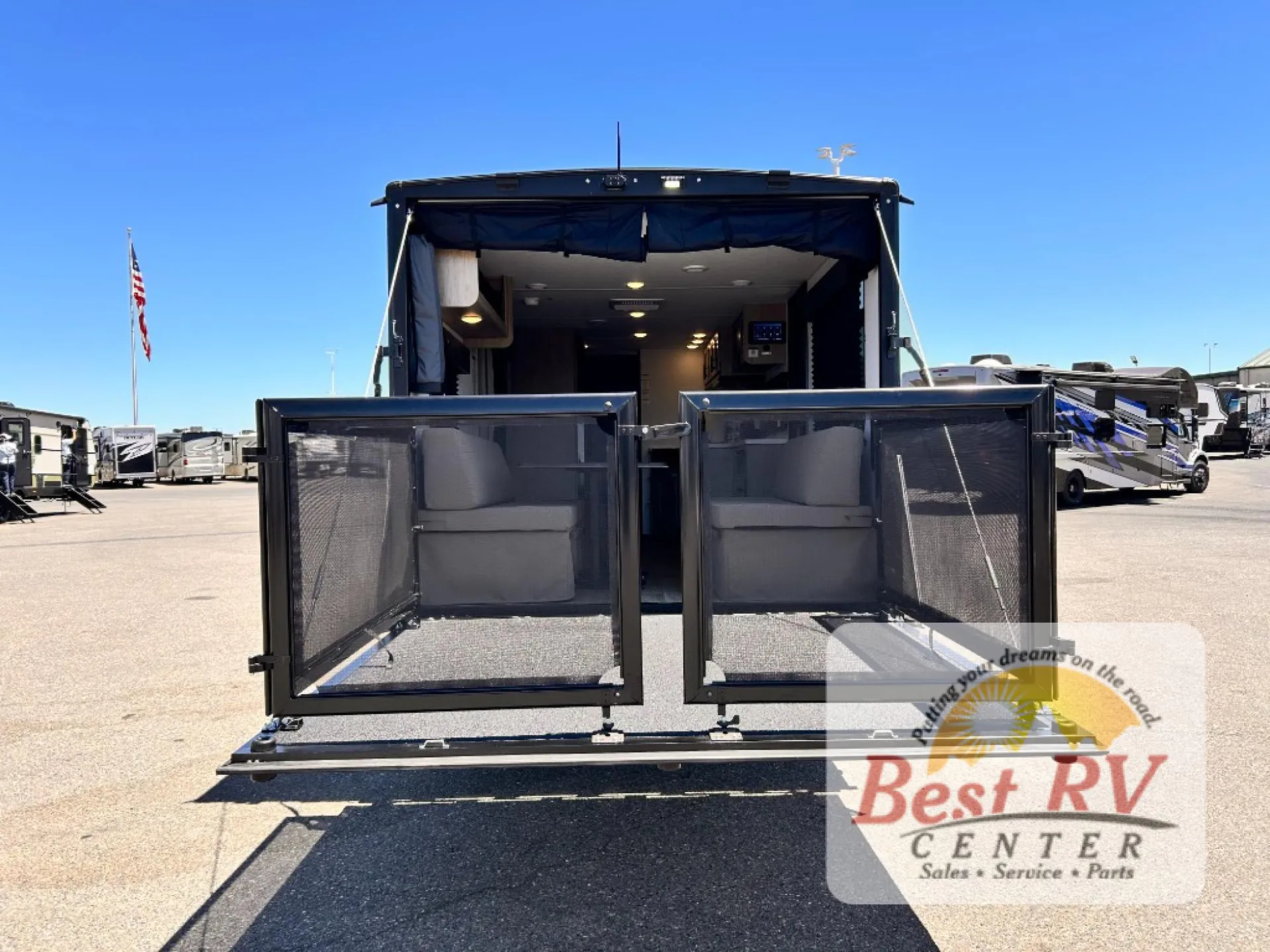 2027 Forest River Cherokee Grey Wolf Black Label 24RRTBL — Photo 6