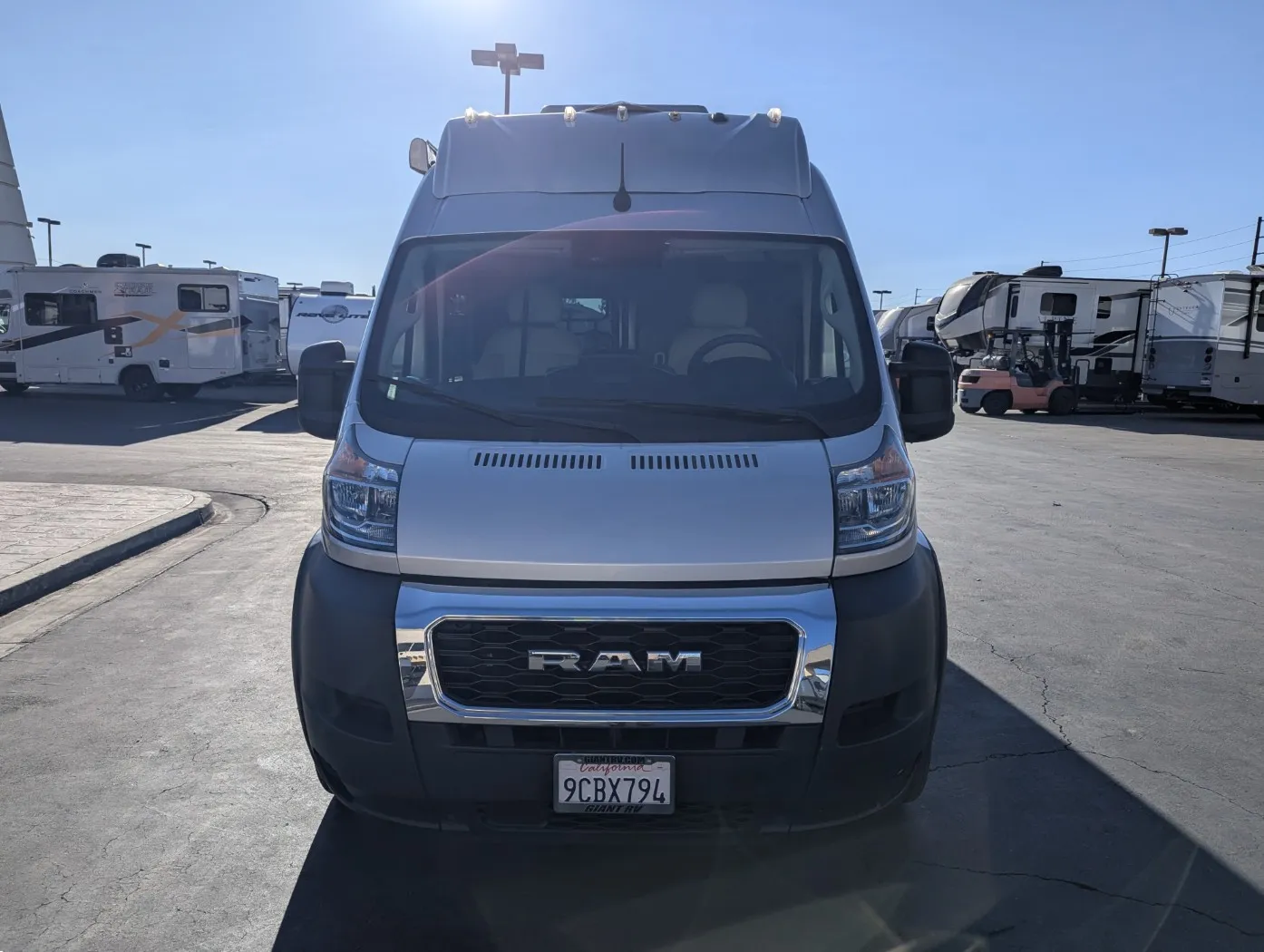 2022 Thor Motor Coach Tellaro 20J - Photo 3