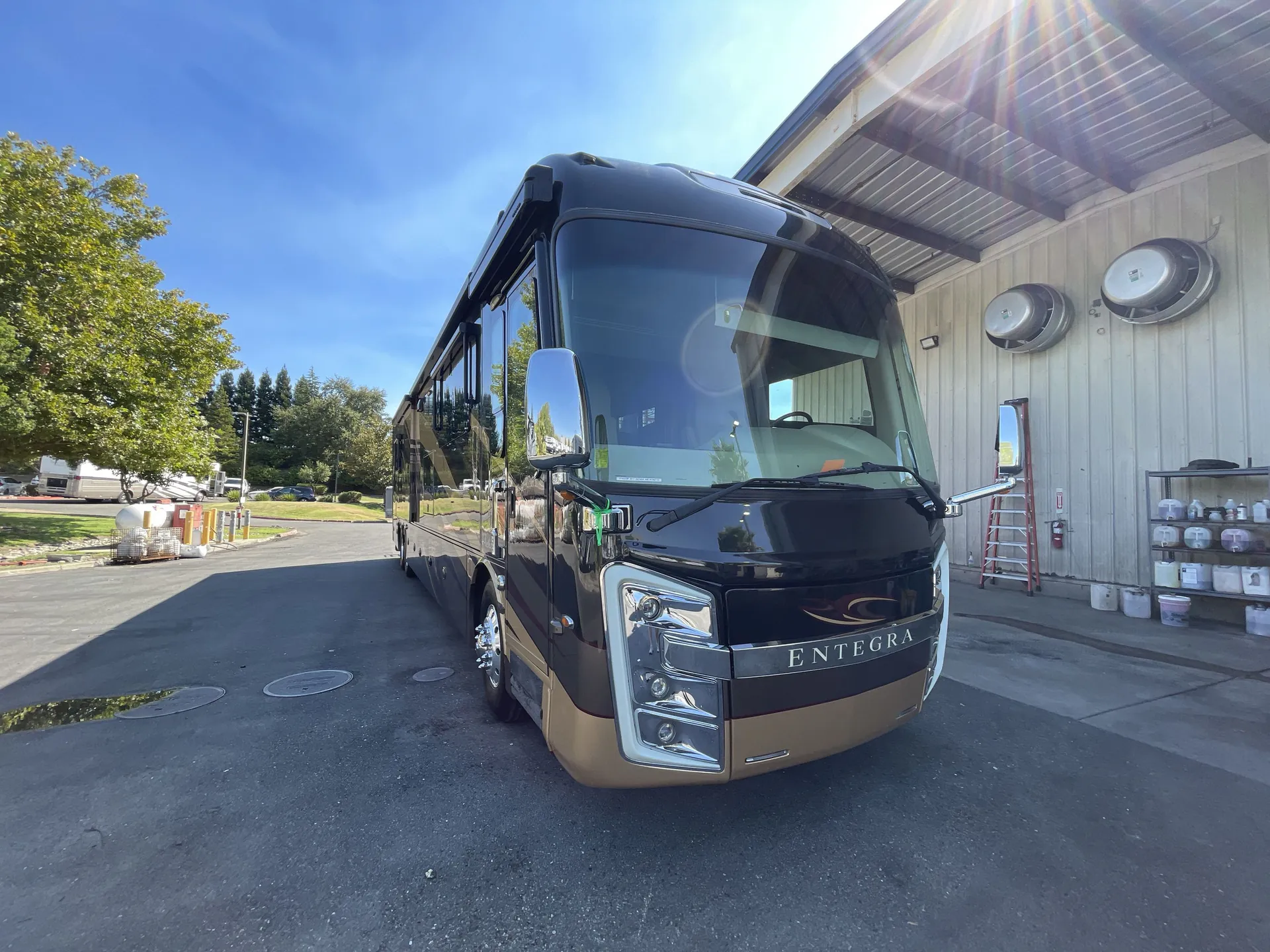 2017 Entegra Coach Anthem 44B - Photo 2