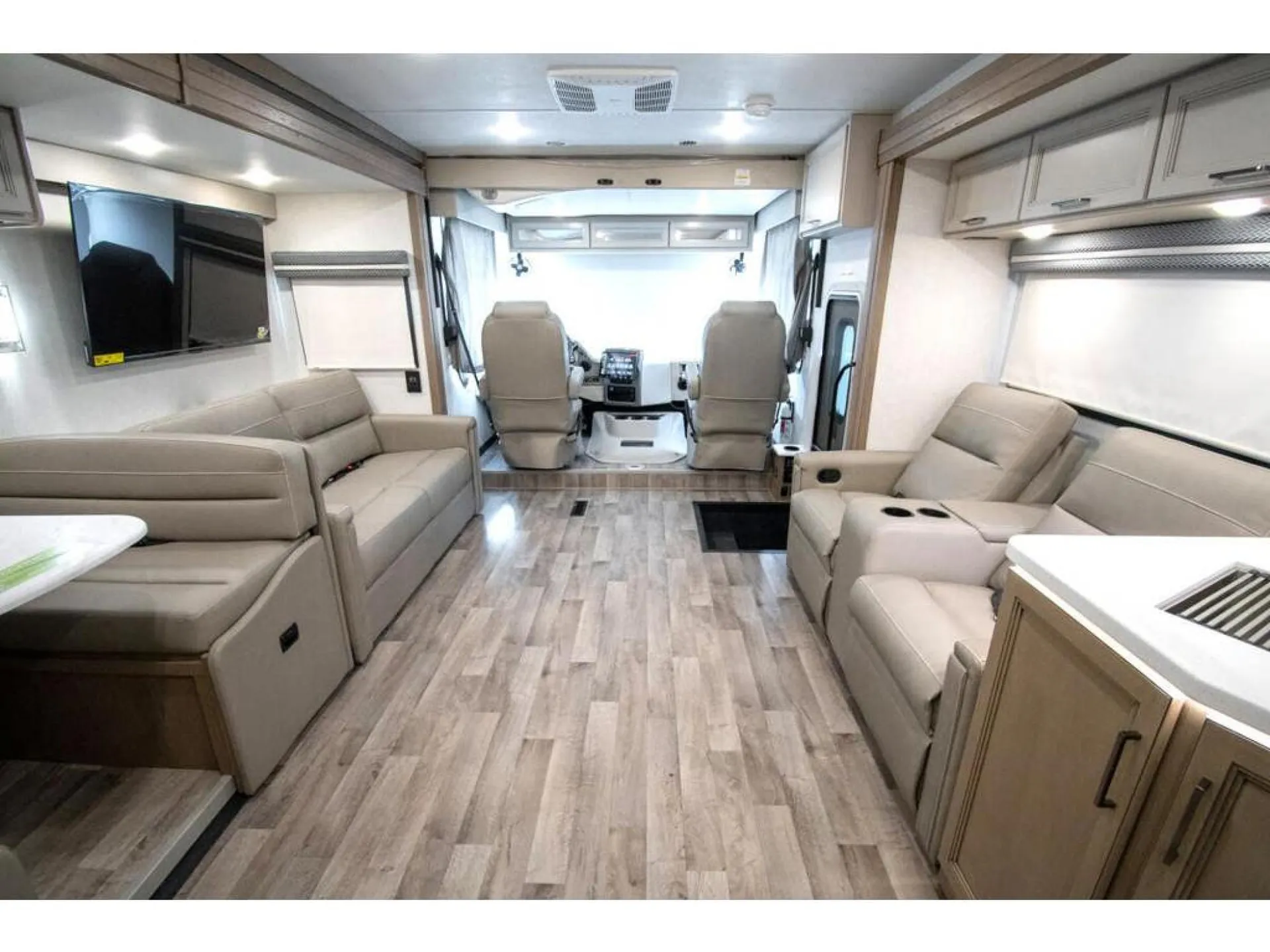 2026 Thor Motor Coach Windsport 35J - Photo 3