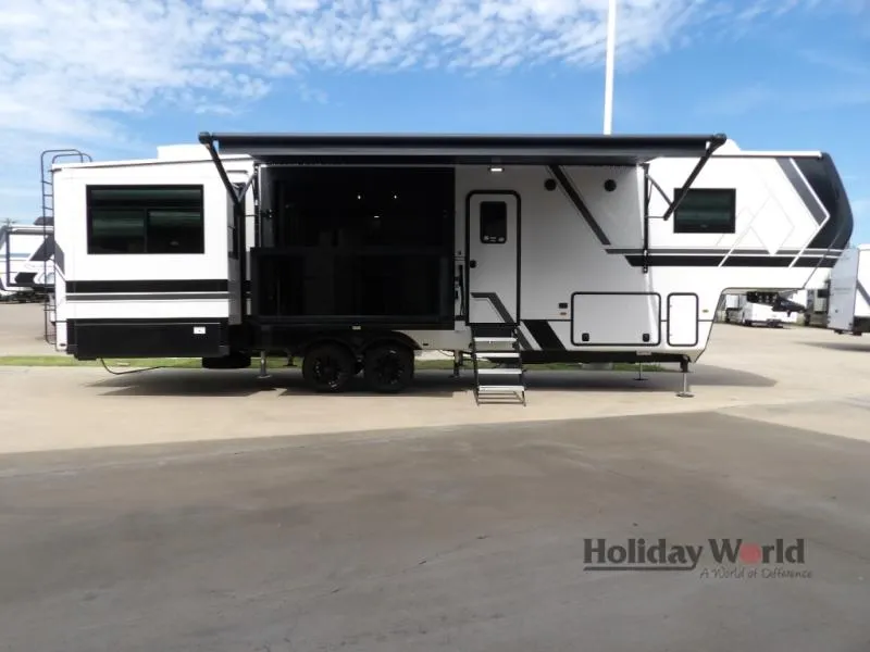 2026 Keystone Montana 3532SP - Photo 2