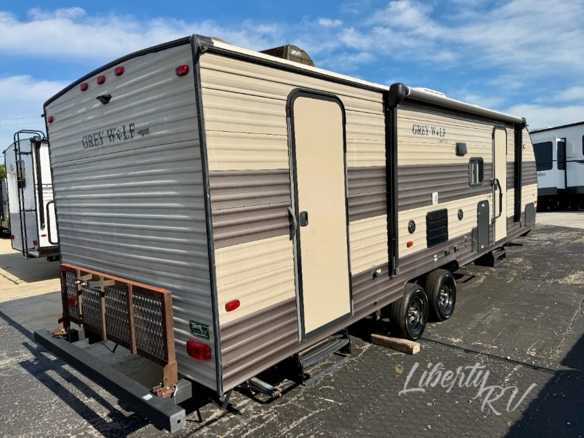 2017 Forest River Cherokee Grey Wolf 26DBH - Photo 4