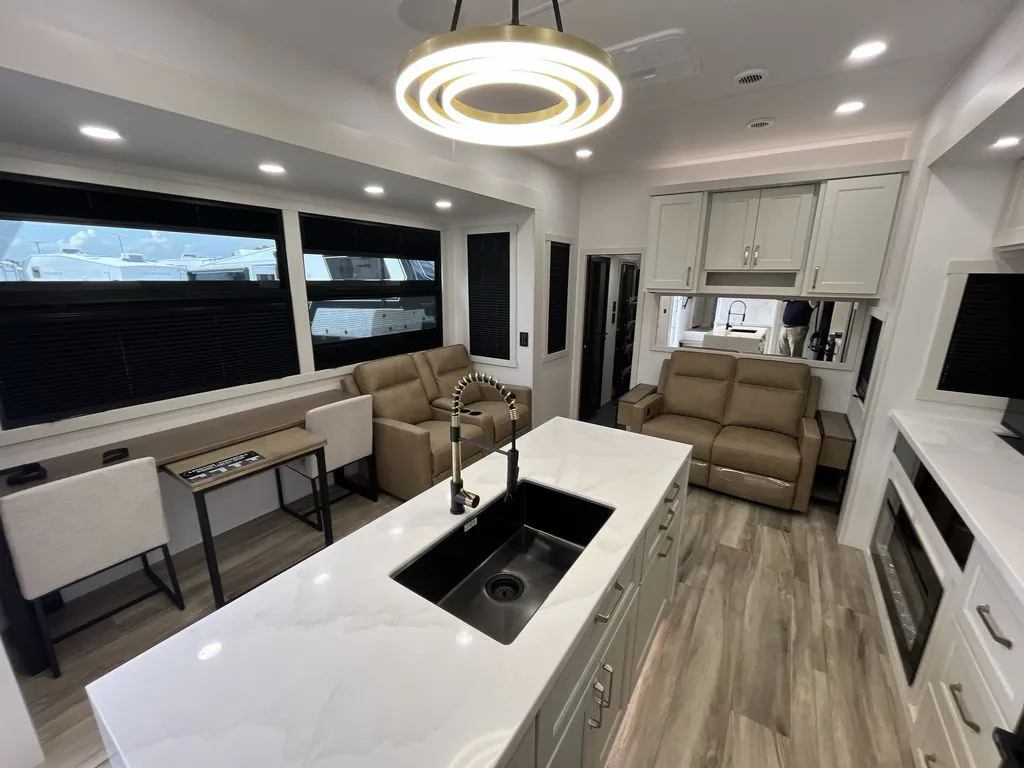 2027 Brinkley Model G 4170, Photos photo 11
