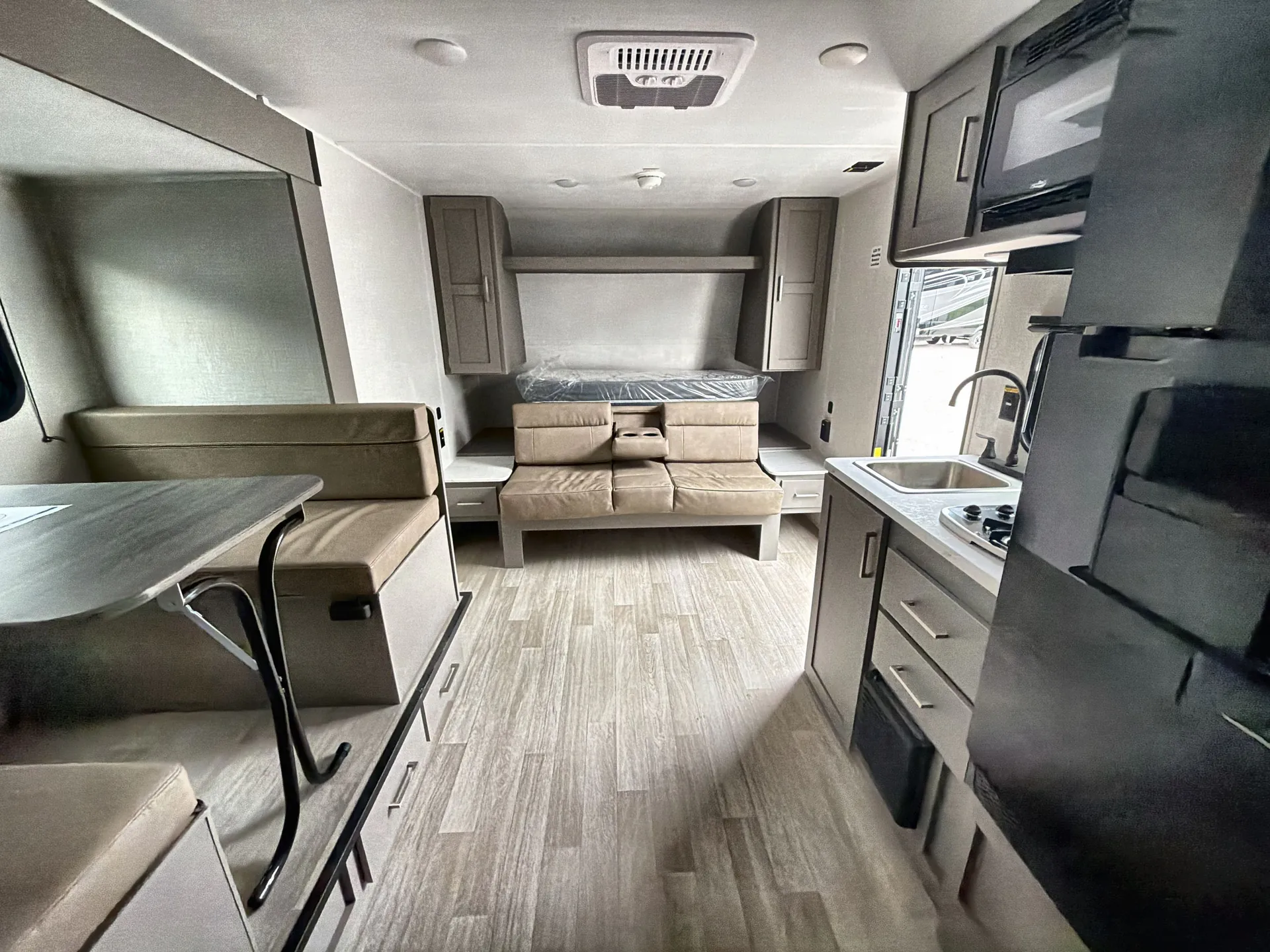 2026 Keystone Hideout Sport 181BH — living area main
