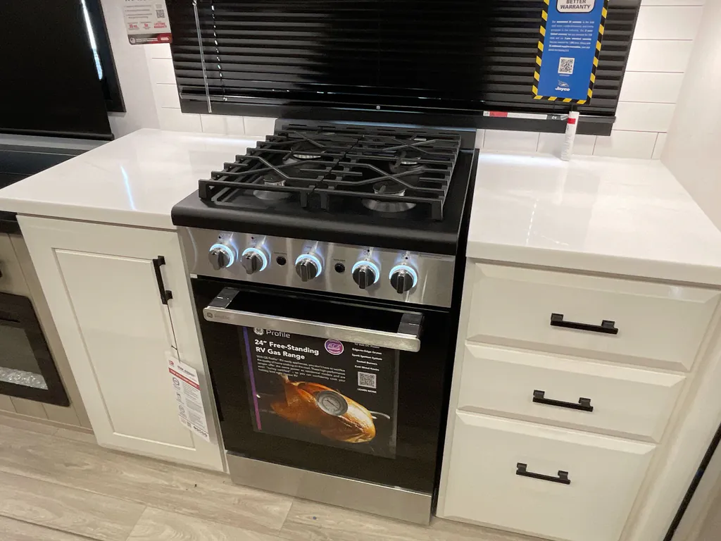 2027 Jayco Pinnacle 36FBTS, Photos photo 10